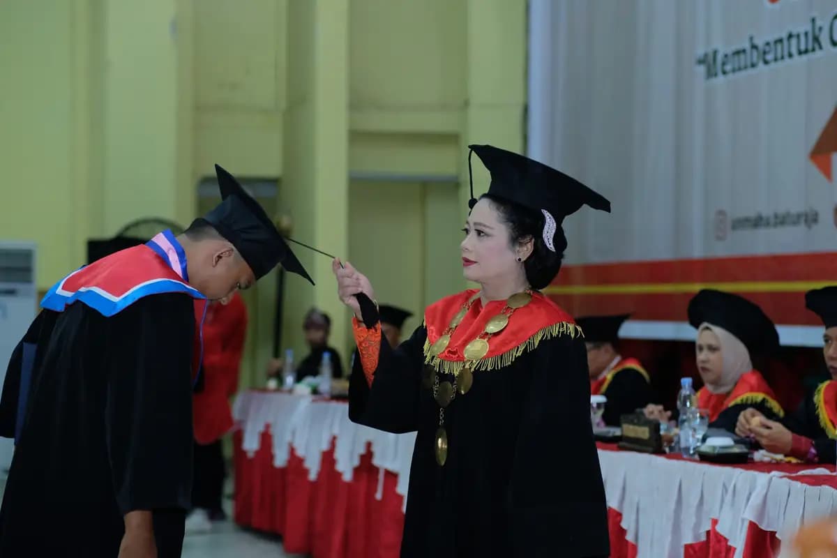 Wisuda Universitas Mahakarya Asia